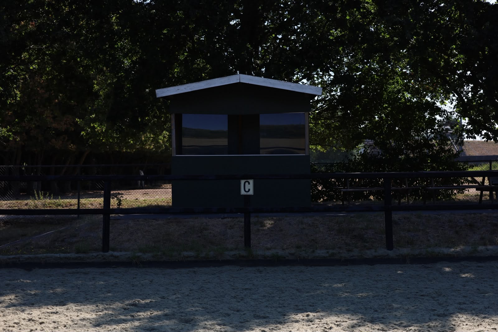Juryhokje bij letter C op de buitenbak — FNRS F-proeven